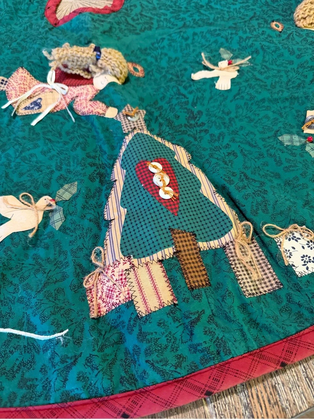 Vintage Primitive Country Christmas Tree Skirt 43” Folk Art Angel Appliqué 90’s